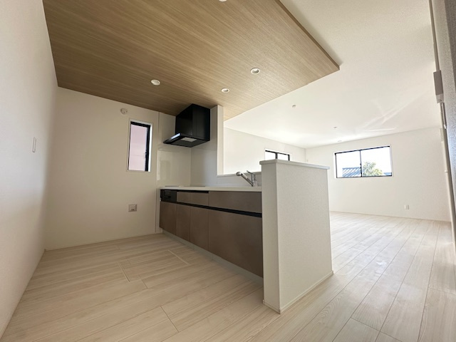 【新築戸建】　いわき市内郷高坂町2期のキッチン|対面キッチンを選ぶ方の多くが、家族とのコミュニケーションを重視して選ばれます。