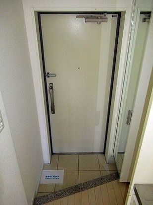 スタジオスクエア住吉の玄関