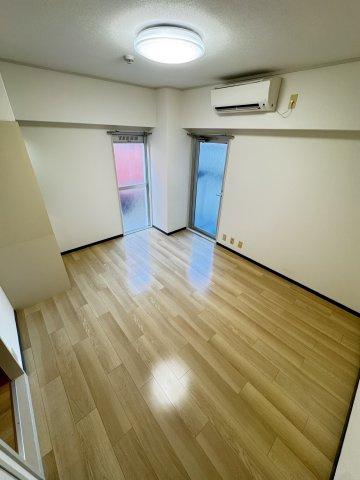 サンパレス21六甲Ⅰの居間・リビング