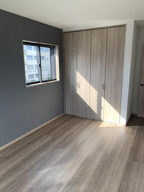 堺市西区上野芝向ヶ丘町５丁の新築一戸建の洋室