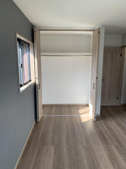 堺市西区上野芝向ヶ丘町５丁の新築一戸建の収納