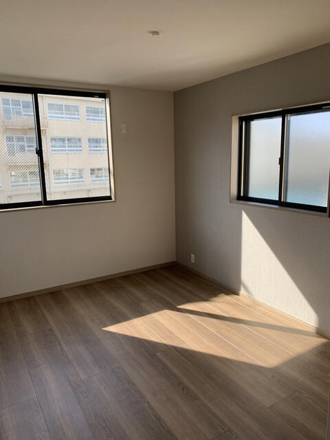 堺市西区上野芝向ヶ丘町５丁の新築一戸建の洋室