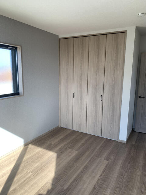 堺市西区上野芝向ヶ丘町５丁の新築一戸建の洋室