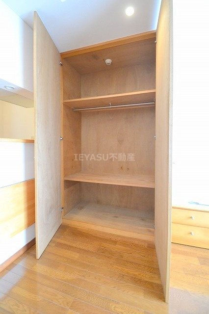 広島市西区己斐中１丁目の賃貸マンションの収納
