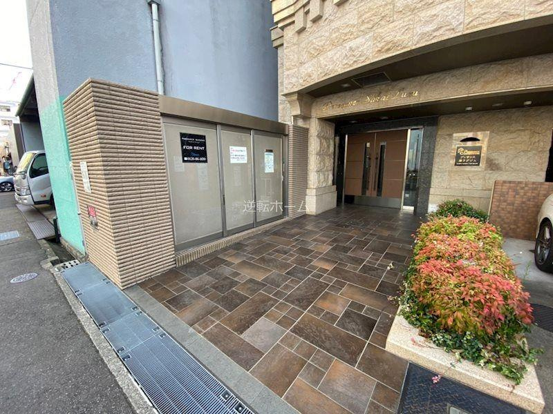 プレサンス栄ラグジュ　名古屋市賃貸　仲介手数料無料のエントランス