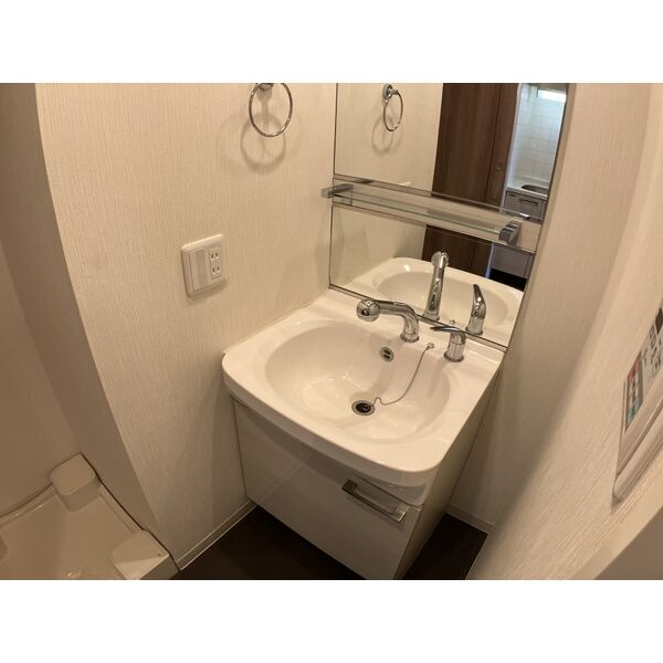 プレサンス栄ラグジュ　名古屋市賃貸　仲介手数料無料の洗面所