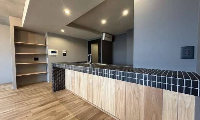 クリオ洋光台壱番館のキッチン|使いやすく、スタイリッシュなデザインの造作カウンター