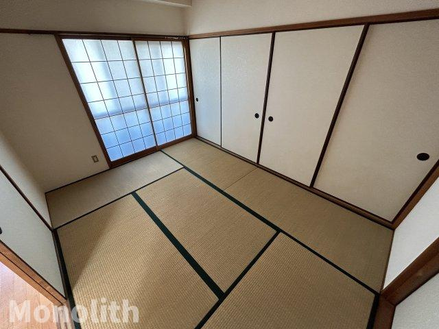 小松里マンションの和室