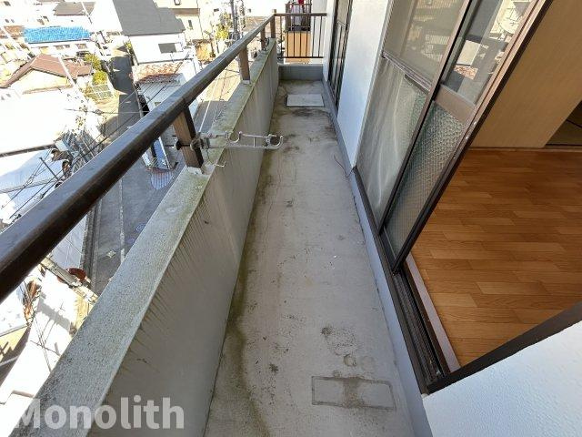 小松里マンションのバルコニー