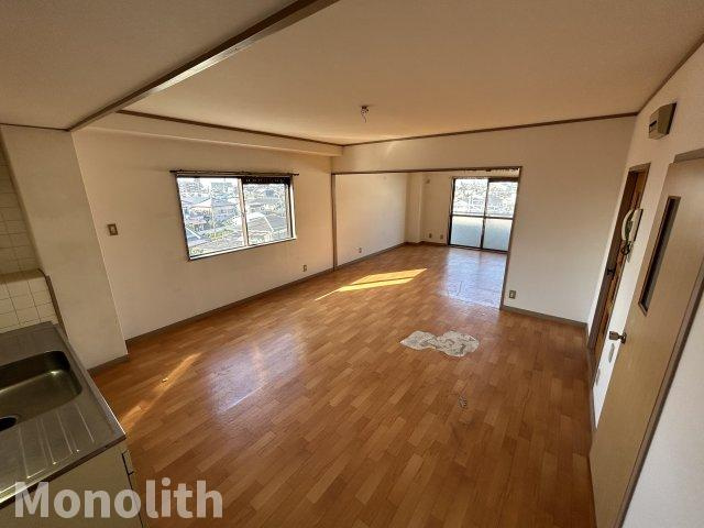 小松里マンションの居間・リビング