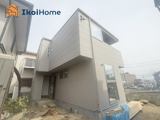 明石市西明石町1丁目　1号地　新築戸建の駐車場|道路と敷地の高低差ございません！近隣には大きな公園がございますので子育て環境も安心の立地です♪