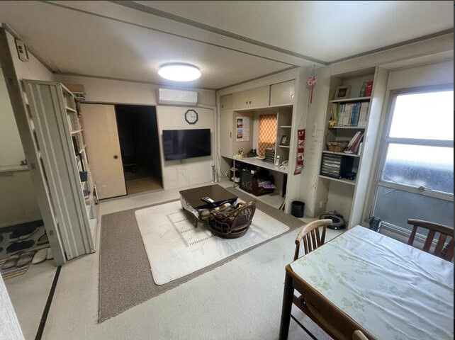 和歌山市 寺内 (交通センター前駅) 2階建 4LDKの居間・リビング|こちらの居間で趣味の時間をお楽しみください