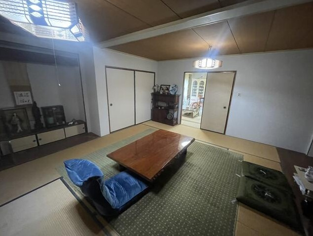 和歌山市 寺内 (交通センター前駅) 2階建 4LDKの和室|和室ならではの温かな和の空間で寛ぎの時間を過ごせます