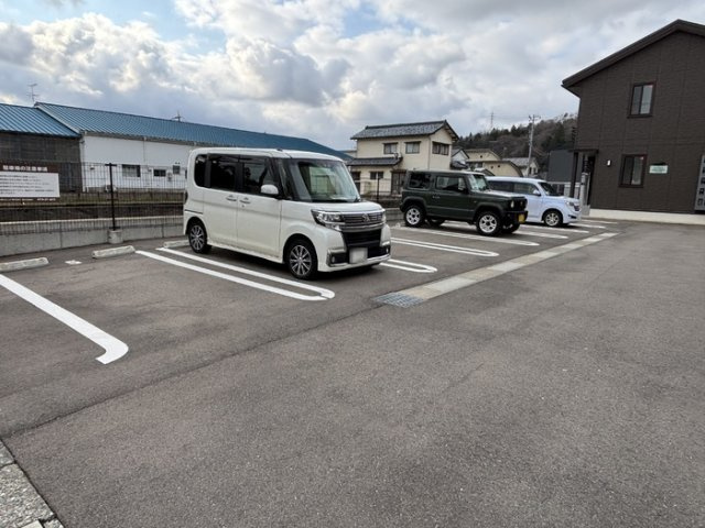 AXIA FUCHIの駐車場