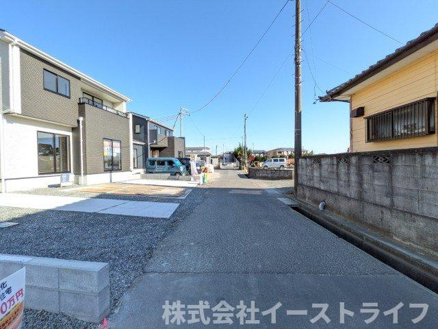 【新築戸建】　いわき市泉町下川3期5棟の前面道路含む現地写真|東側4.0ｍ公道
