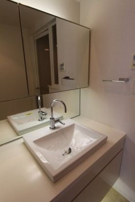 プライムアーバン神楽坂の独立洗面台