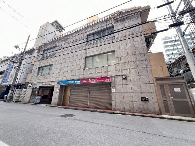 日興パレス横浜の外観