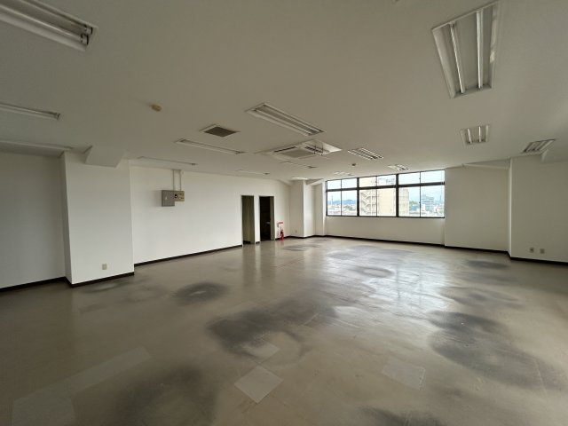 大沢建設　第7ビルの内装