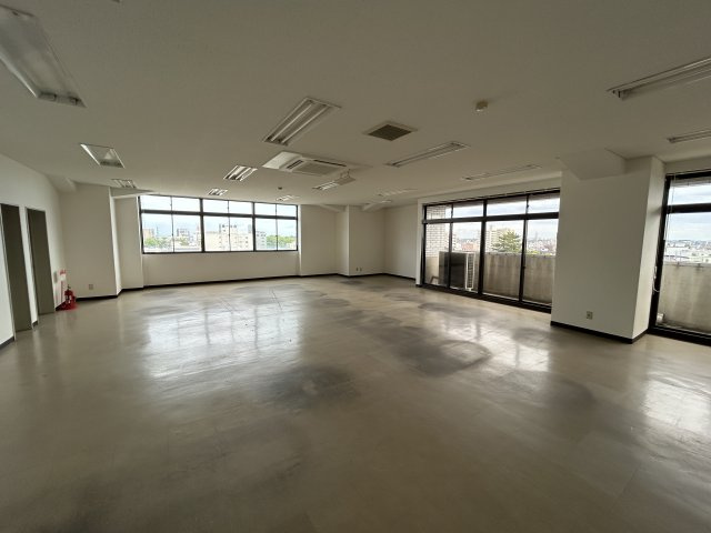 大沢建設　第7ビルの内装