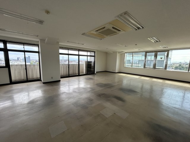 大沢建設　第7ビルの内装