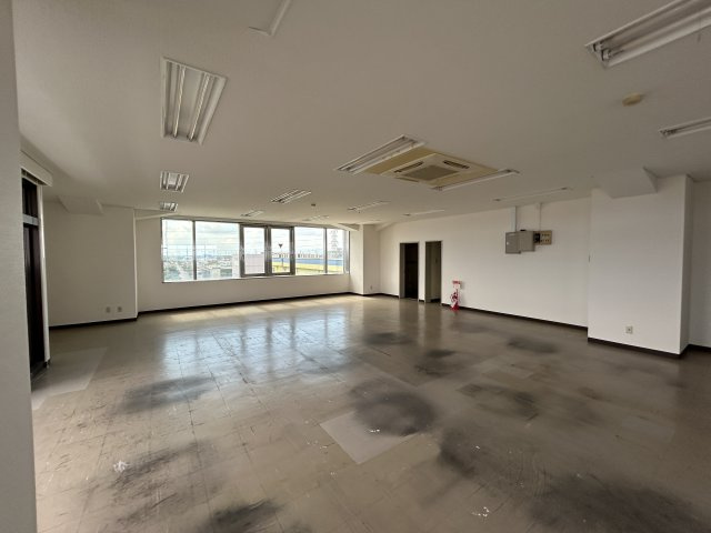 大沢建設　第7ビルの内装