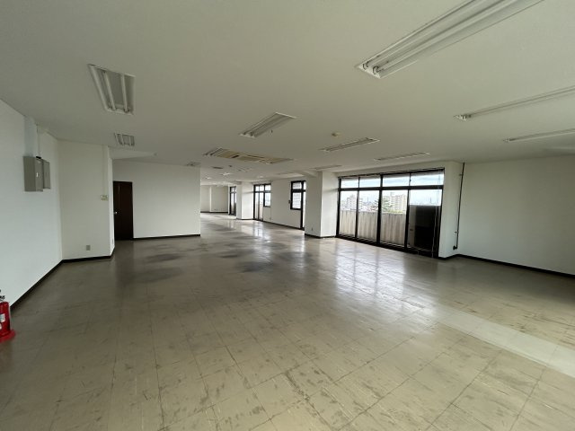 大沢建設　第7ビルの内装