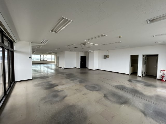 大沢建設　第7ビルの内装