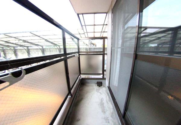 和泉市内田町３丁目の賃貸マンションのバルコニー|バルコニー付きです