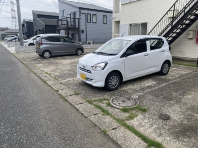 【駐車場】