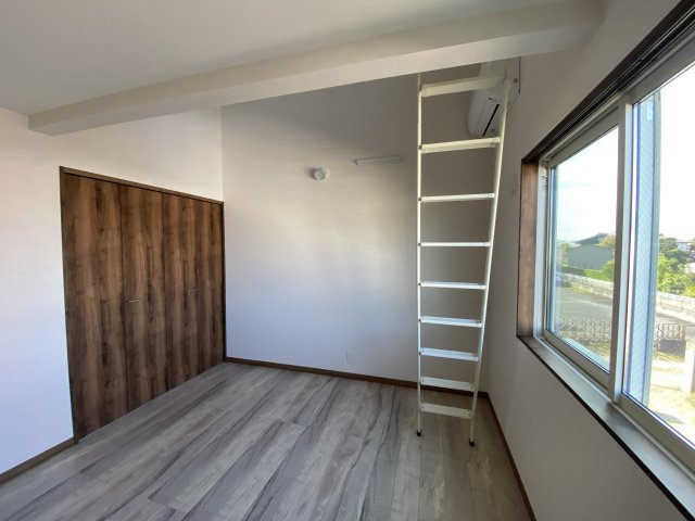 サニーフラットの洋室