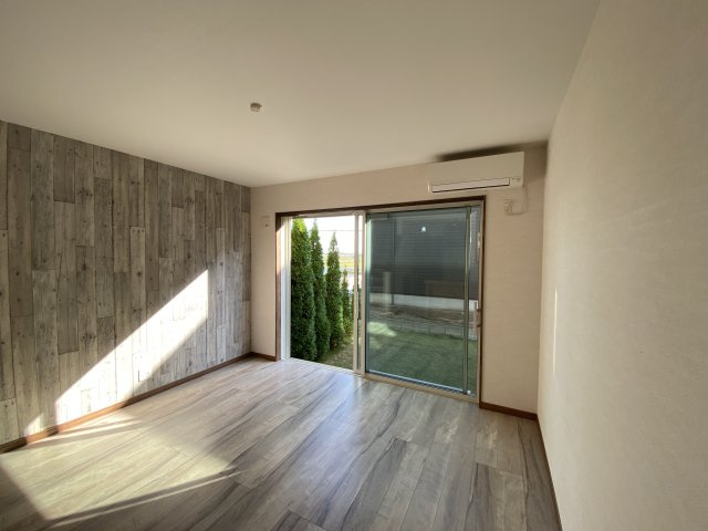 サニーフラットの居間・リビング