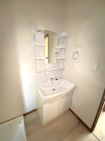 サニーフラットの独立洗面台