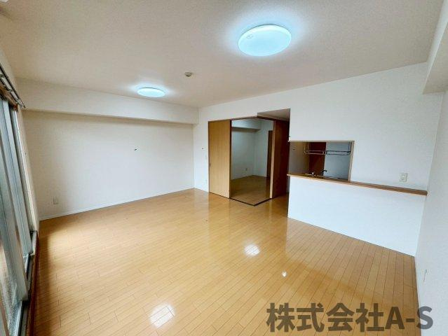 Gramercy Shirakawa Koenの居間・リビング