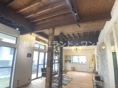 【居間・リビング】 | 所沢市東新井町 | 約30帖の広々としたLDK