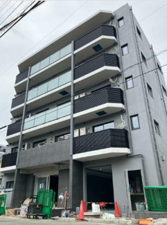 【外観】 | 鉄筋コンクリート造のがっちりとした建物。