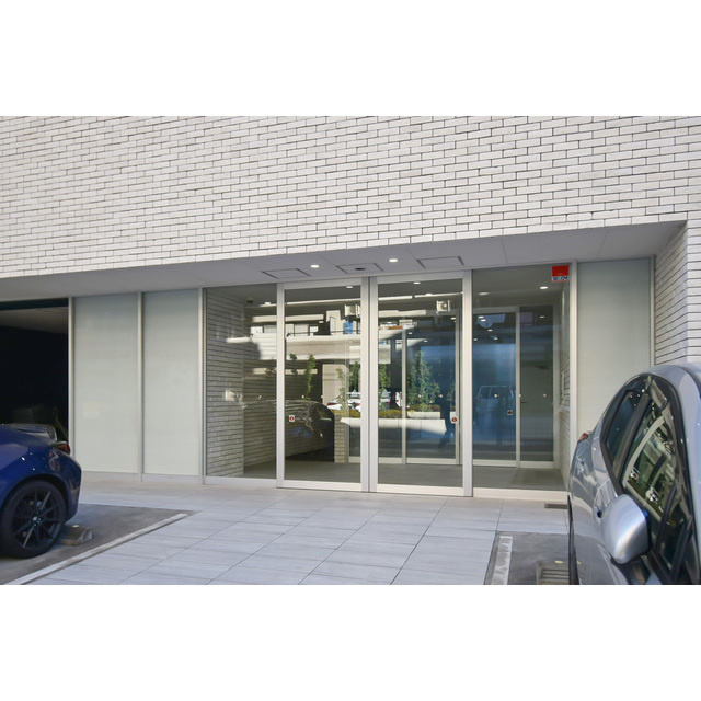 レジデンシア今池のエントランス