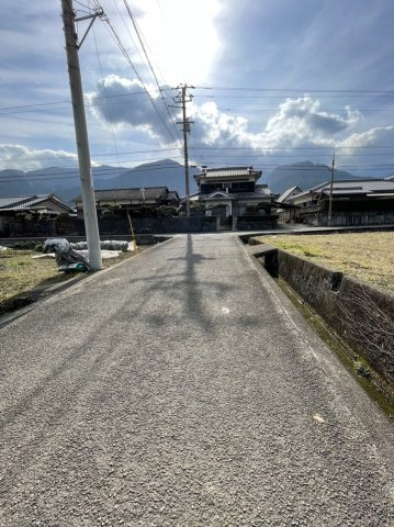 萩生 治良丸　売土地の前面道路含む現地写真