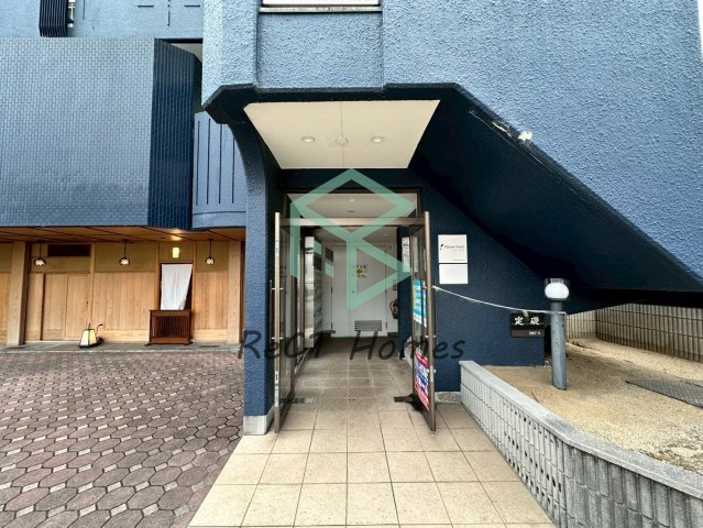 メゾンそれいゆのエントランス