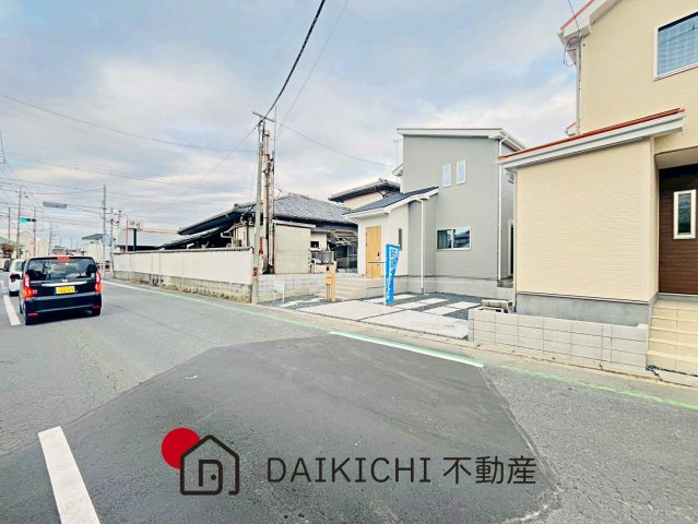 【前面道路含む現地写真】 | 加須市久下2丁目　いろどりアイタウン　新築戸建　全3棟　1号棟