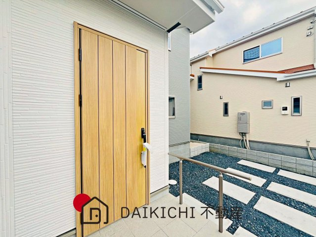 【玄関】 | 加須市久下2丁目　いろどりアイタウン　新築戸建　全3棟　1号棟