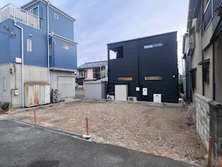 売土地　大東市中楠の里町（建築条件なし）の前面道路含む現地写真