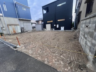 売土地　大東市中楠の里町（建築条件なし）の前面道路含む現地写真