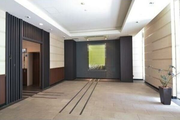 アパートメンツ江坂のロビー