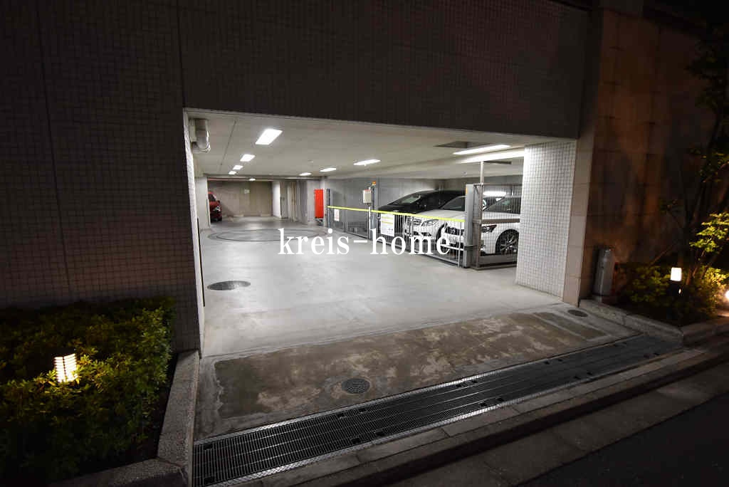 ブリリア神楽坂ｉｄの駐車場