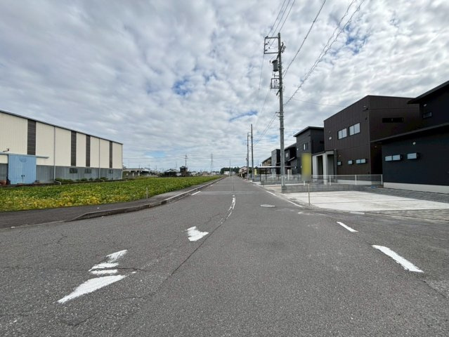 新築戸建　安八郡神戸　全5区画分譲の前面道路含む現地写真|■前面道路　■ヤマダ不動産　株式会社リライフ　
■夢のマイホーム購入をフルサポートします！
