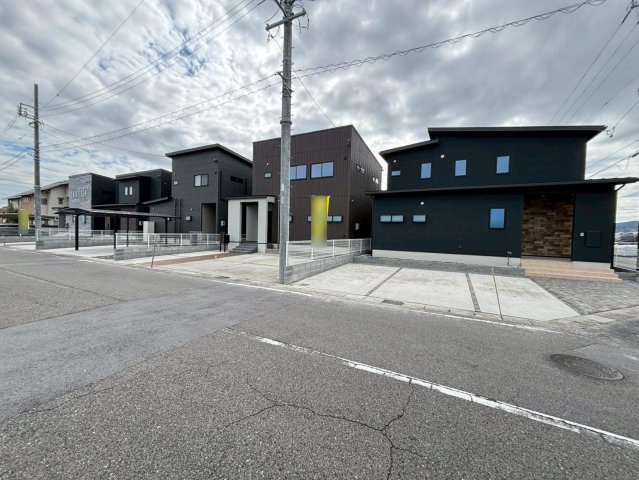 新築戸建　安八郡神戸　全5区画分譲の外観|■全体写真　
■ヤマダ不動産　株式会社リライフ　