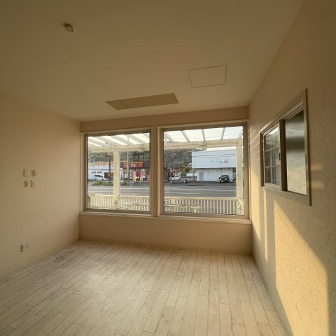 登別市新生町2丁目23-11戸建の居間・リビング