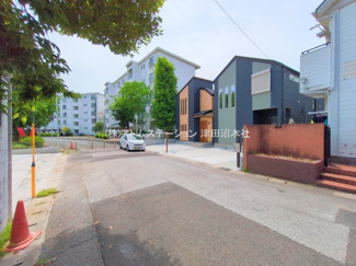 【前面道路含む現地写真】