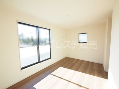 【洋室】 | 奈良市赤膚町の新築一戸建 全２区画 | 現地写真（１号地２階洋室）