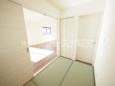 【和室】 | 奈良市赤膚町の新築一戸建 全２区画 | 現地写真（１号地和洋室）ゆったりとくつろげる和洋室です♪
